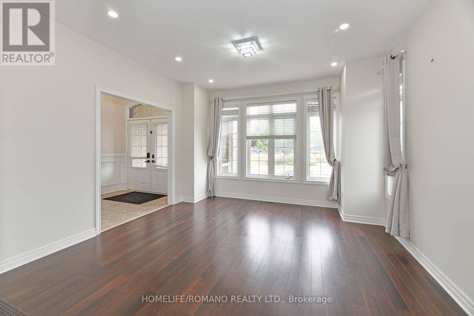Bradford West Gwillimbury (bradford), ON L3Z0B4,24 FARIS STREET
