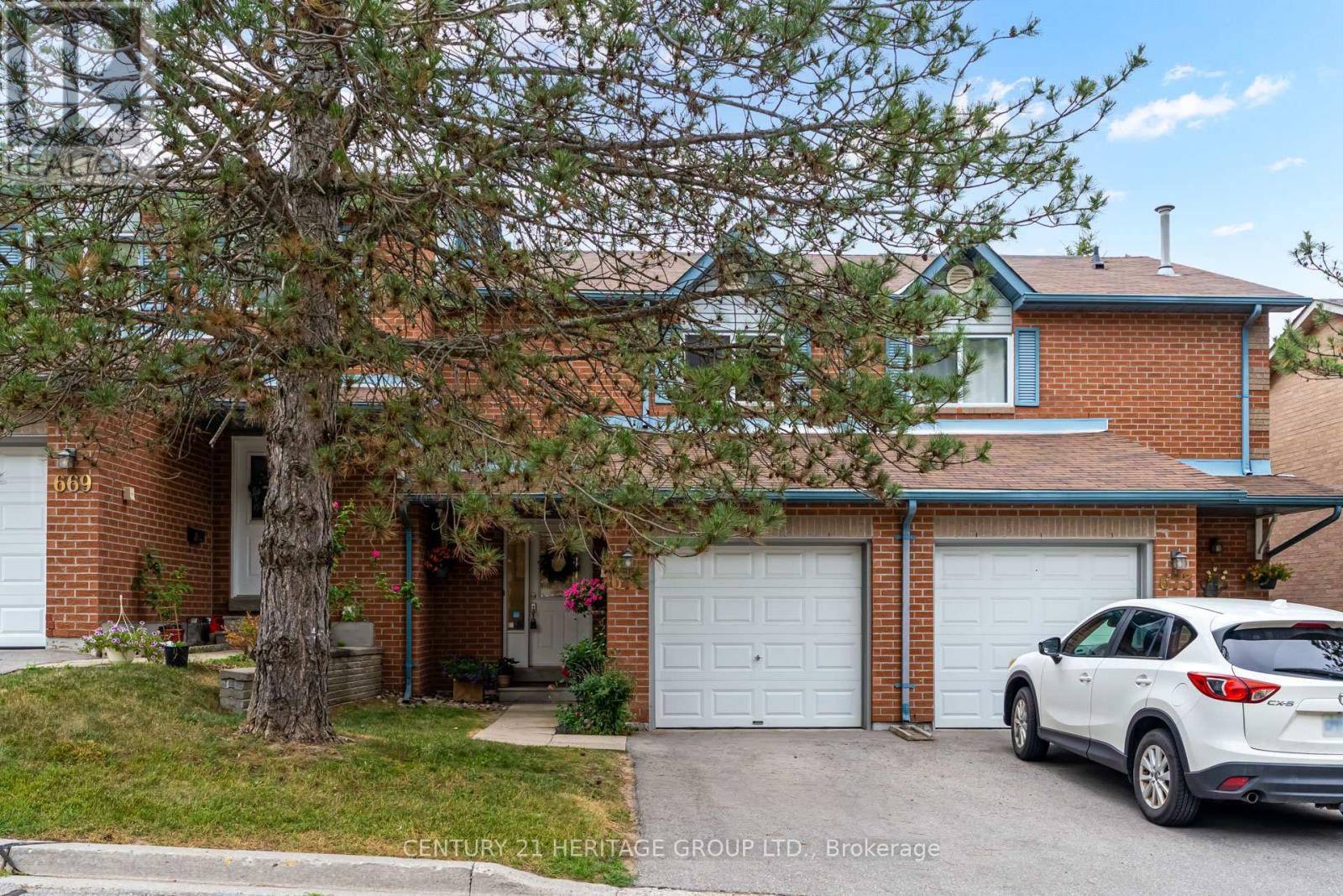 Newmarket (summerhill Estates), ON L3X1Y1,671 GIBNEY CRESCENT