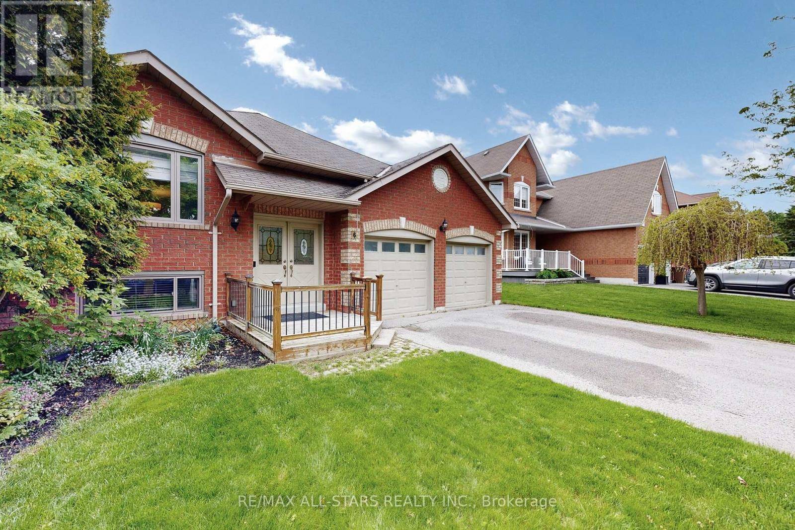 Uxbridge, ON L9P1V7,6 FORSYTHE DRIVE