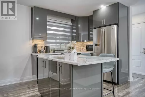 Newmarket (bristol-london), ON L3Y2W4,149 Septonne AVE #MF