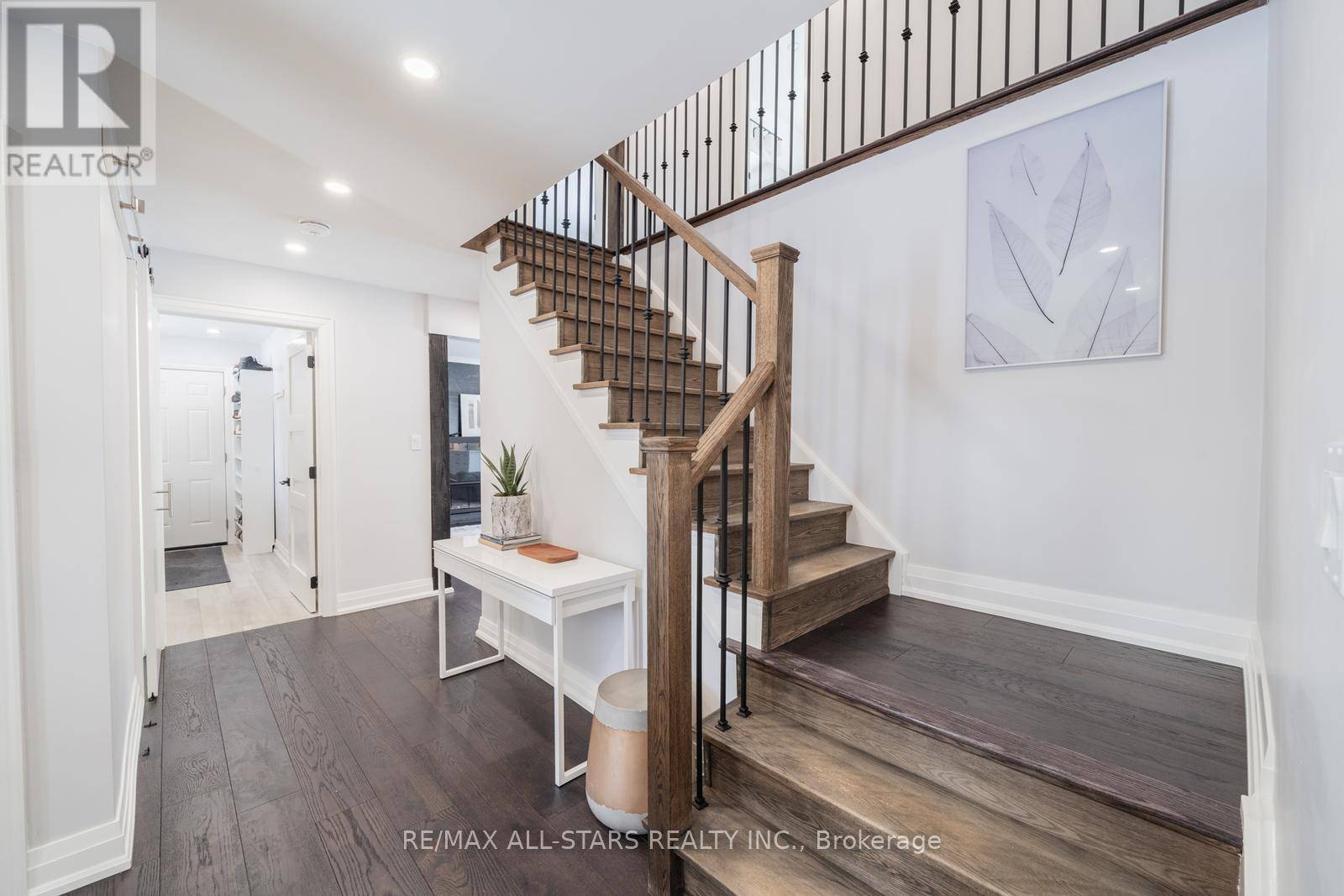 Whitchurch-stouffville (ballantrae), ON L4A7X4,46 IROQUOIS DRIVE