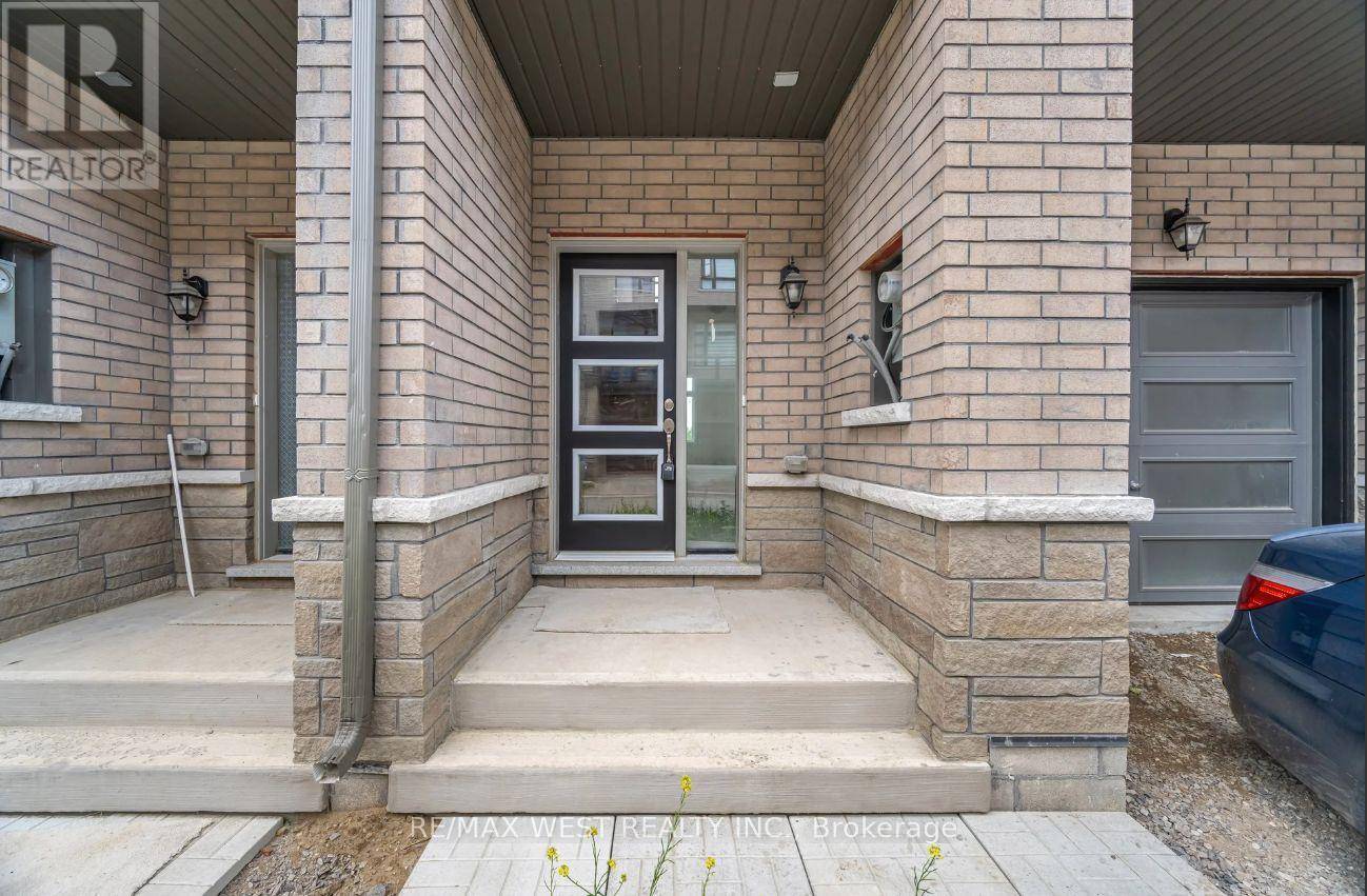 Vaughan (kleinburg), ON L4H5G8,69 INVERARY CRESCENT