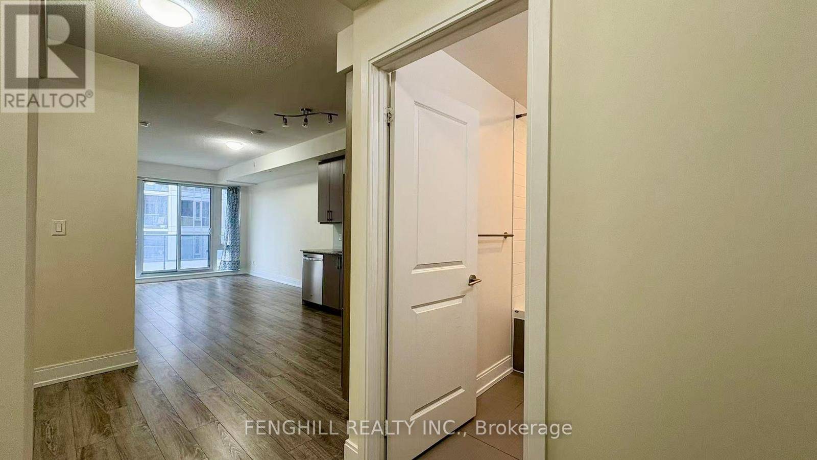 Richmond Hill (north Richvale), ON L4C1V6,9600 Yonge ST #B309