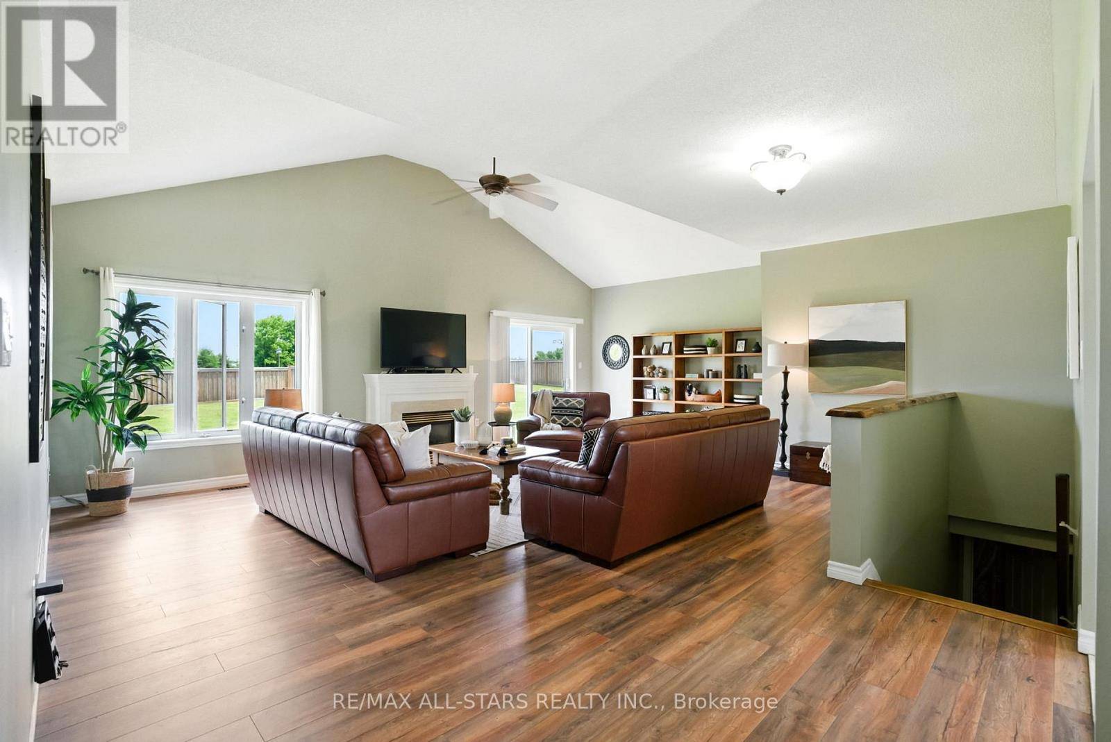 Uxbridge, ON L9P0A9,28 BAGSHAW CRESCENT