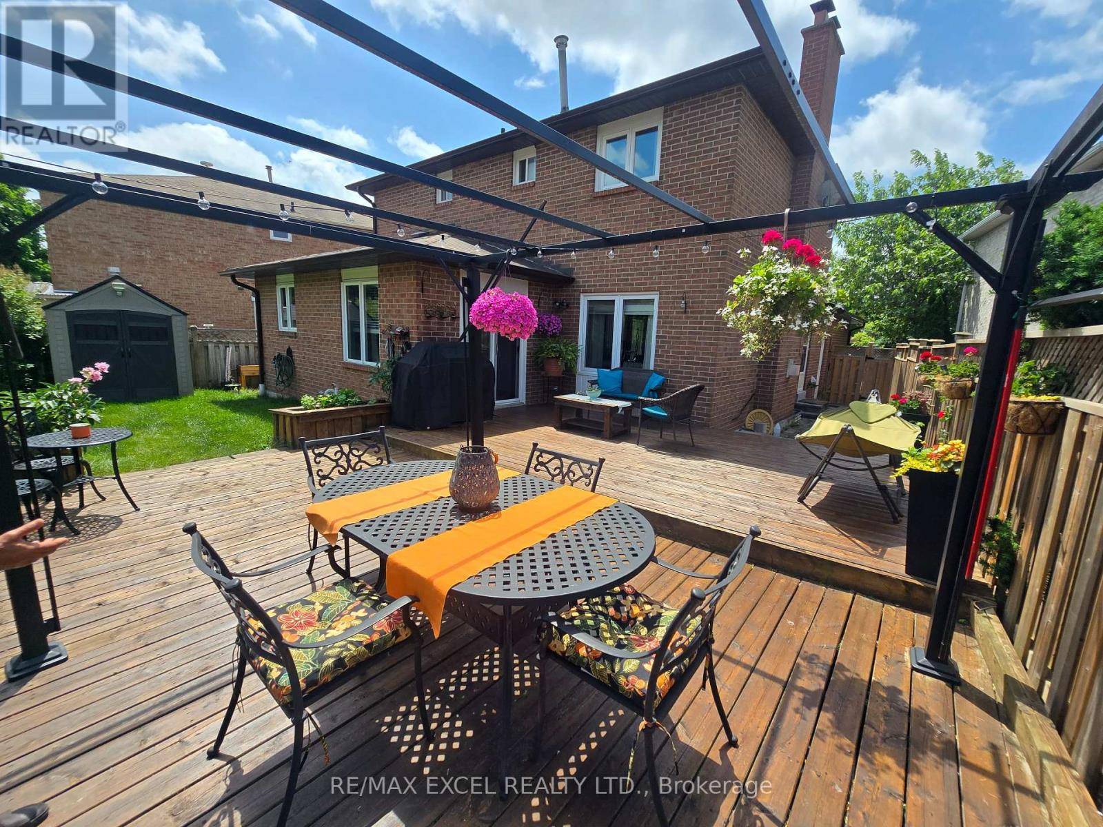 Richmond Hill (north Richvale), ON L4C7P2,19 MARSH STREET N
