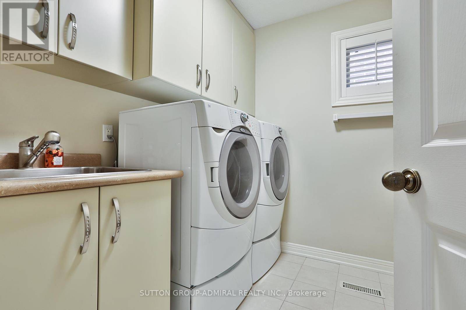 Vaughan (crestwood-springfarm-yorkhill), ON L4J3E8,135 HEATHERTON WAY