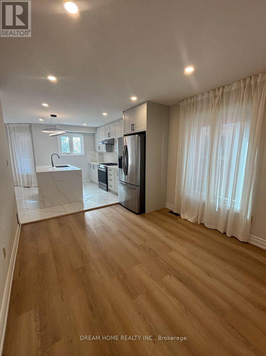 Richmond Hill (harding), ON L4C6B4,327 SUSSEX AVENUE