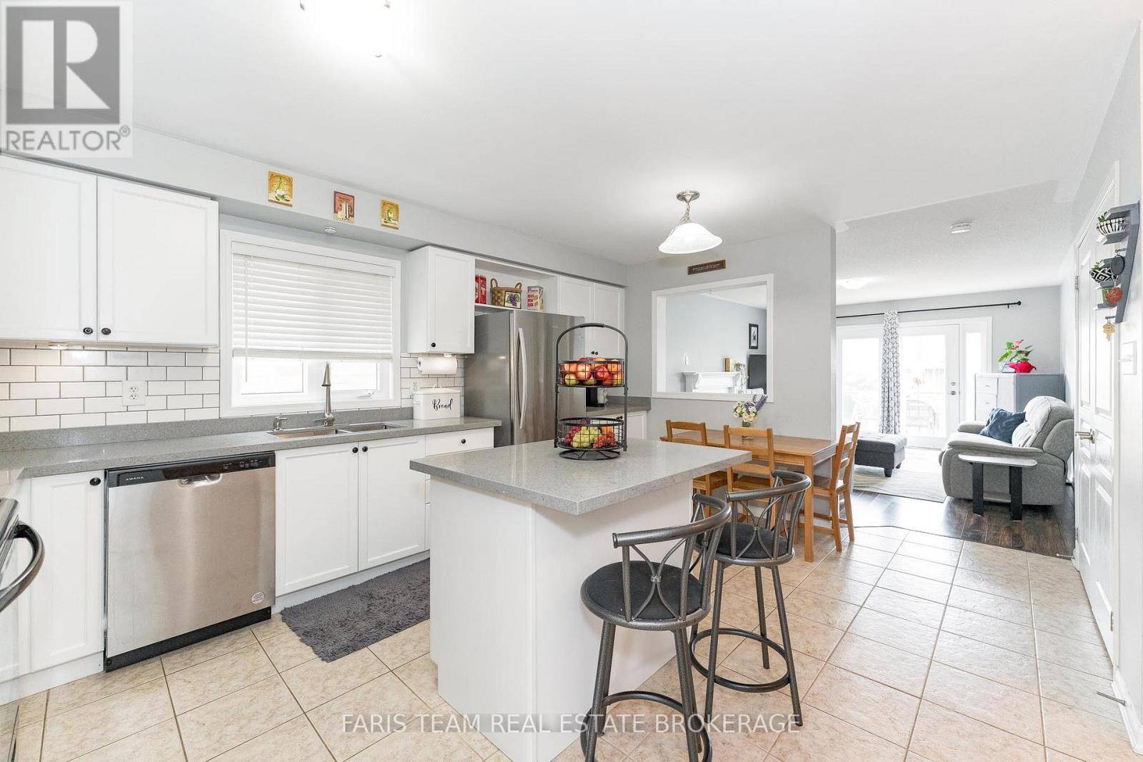 New Tecumseth (alliston), ON L9R0B3,4 CALLANDER CRESCENT