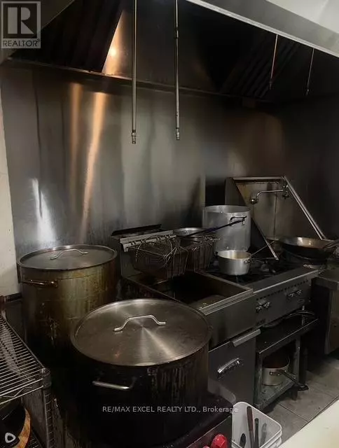 Markham (thornhill), ON L3T0C5,7181 Yonge ST #246