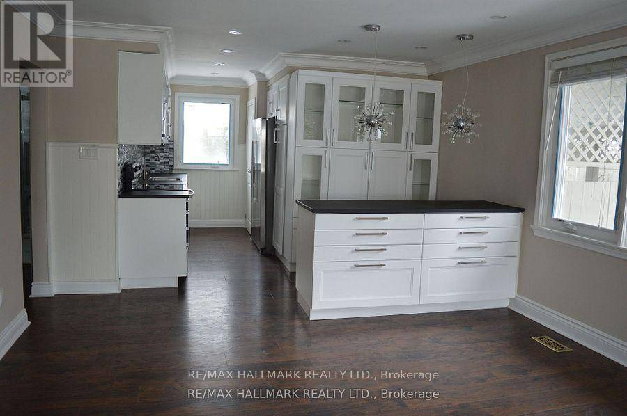 Richmond Hill (crosby), ON L4C2N3,97 Cartier CRES #Main Fl