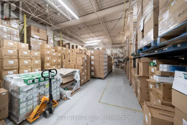 Markham (milliken Mills West), ON L3R1H3,330 Esna Park DR #37