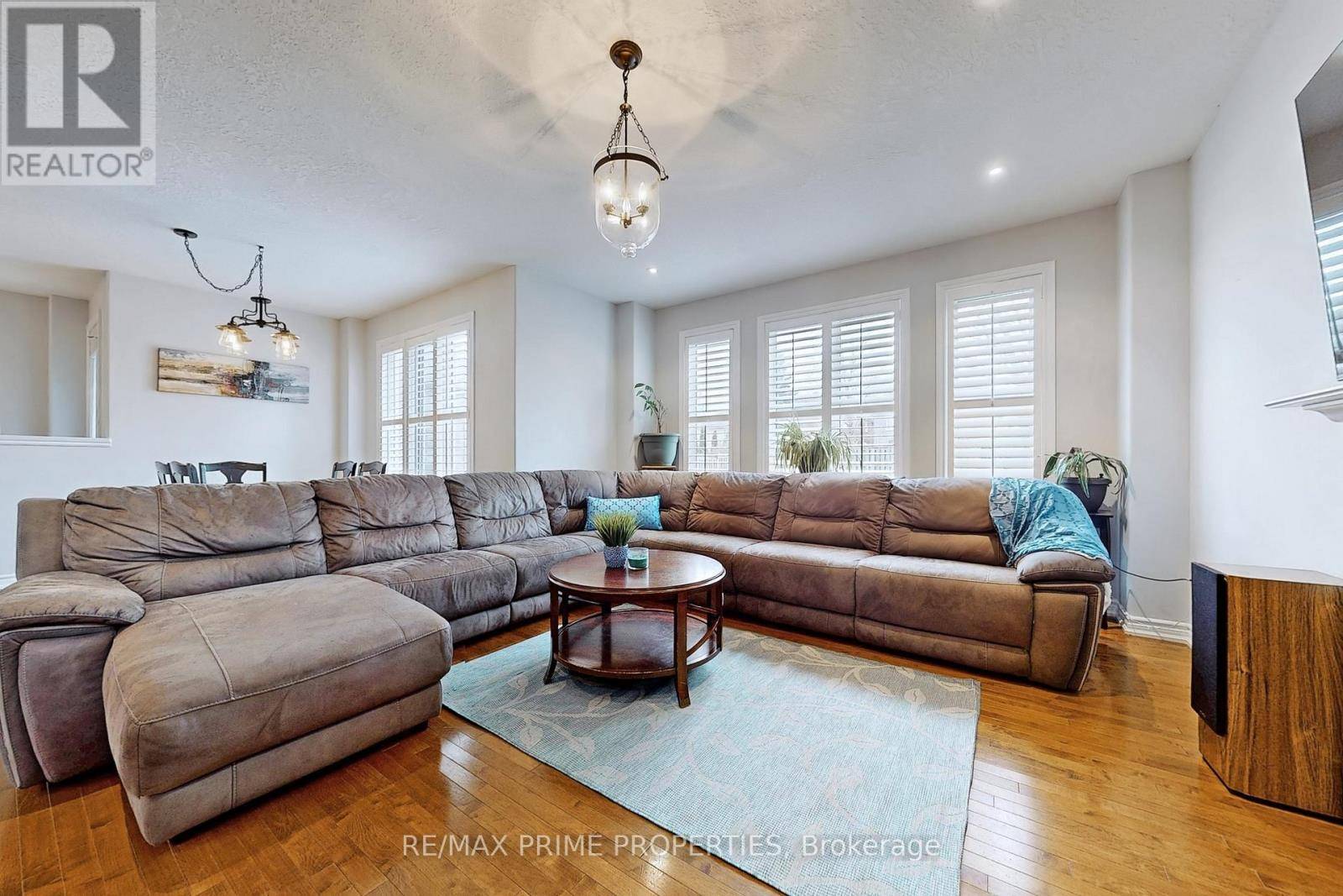 Innisfil (alcona), ON L9S0A5,947 BOOTH AVENUE