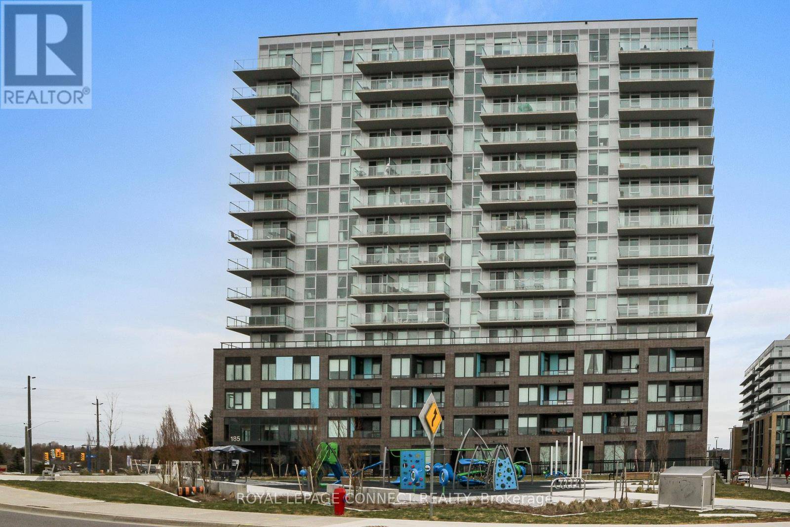 185 Deerfield RD #908, Newmarket (central Newmarket), ON L3Y0G7