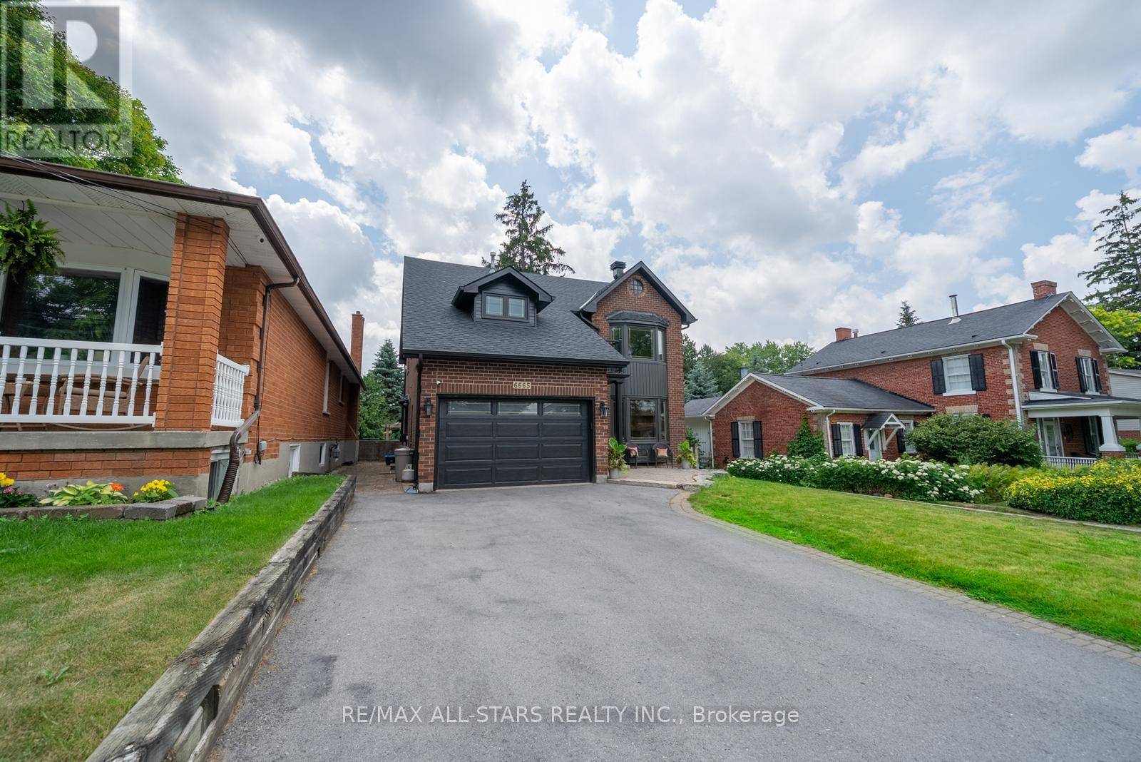 Whitchurch-stouffville (stouffville), ON L4A6B3,6665 MAIN STREET