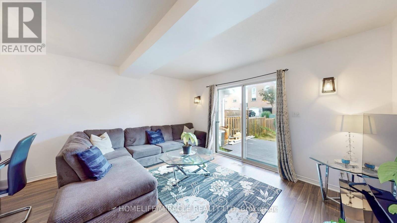 Newmarket (gorham-college Manor), ON L3Y8L7,4 WILLIAM CURTIS CIRCLE
