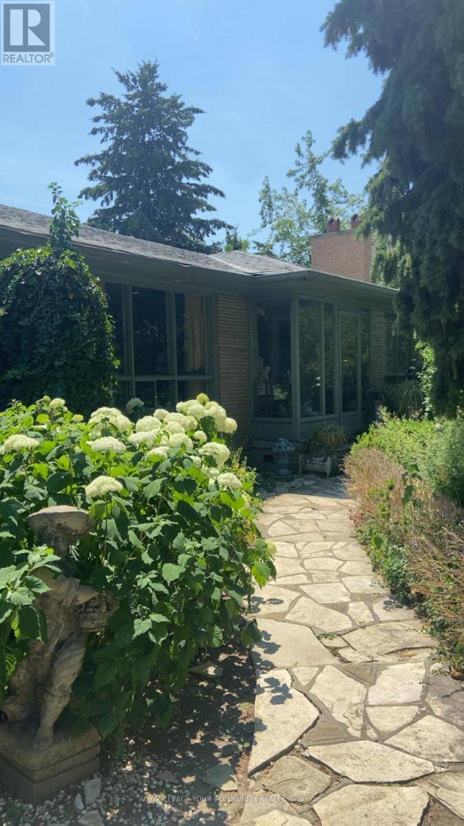 219 ARNOLD AVENUE, Vaughan (crestwood-springfarm-yorkhill), ON L4J1C1