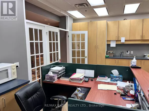 Vaughan (crestwood-springfarm-yorkhill), ON L4H8H9,7368 Yonge ST #201