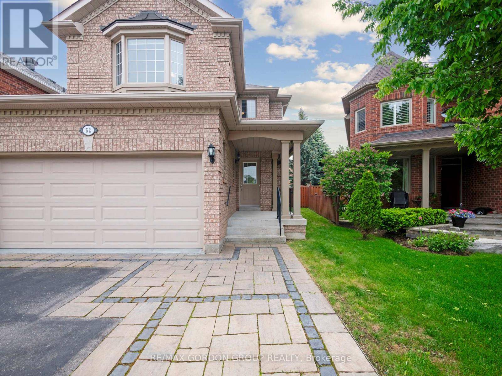 Newmarket (summerhill Estates), ON L3X2W8,62 MACEDONIA COURT