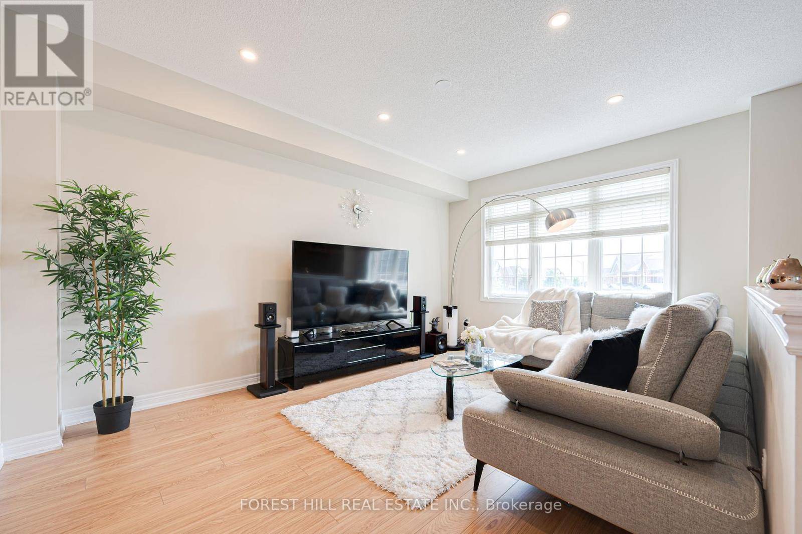 Bradford West Gwillimbury (bradford), ON L3Z0P3,59 MATTHEWSON AVENUE