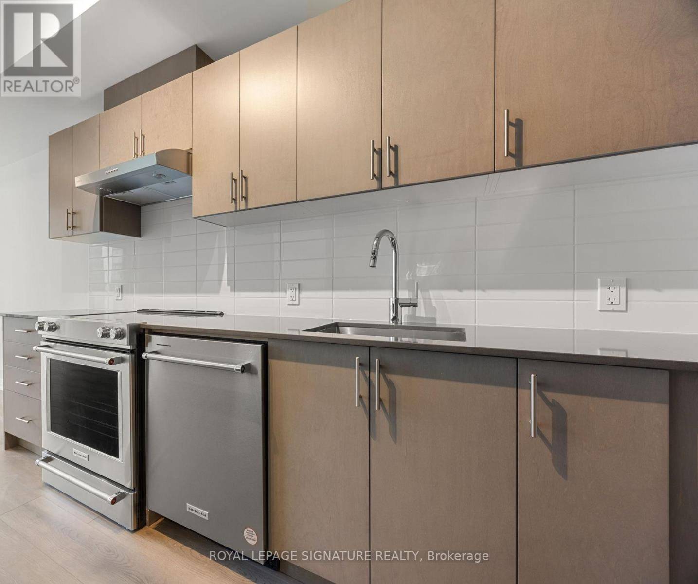 Vaughan (vellore Village), ON L4K0N9,8960 Jane ST #2019