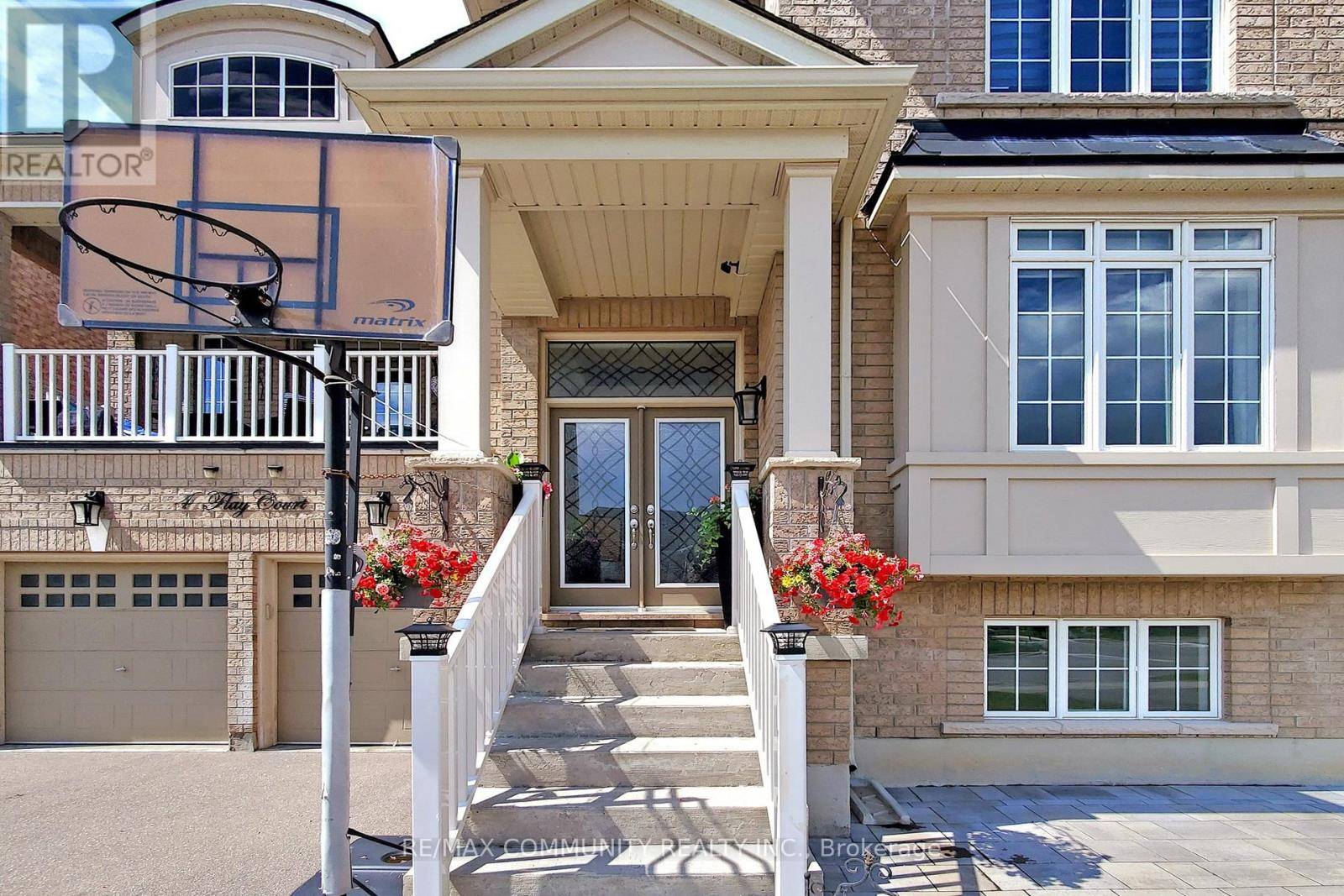 Innisfil (cookstown), ON L0L1L0,4 FLAY COURT