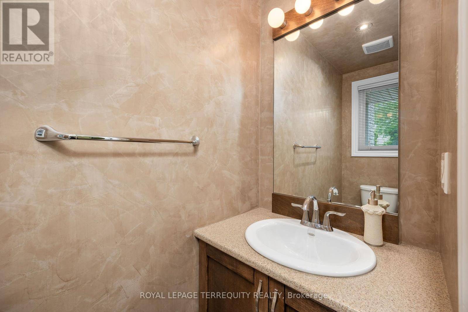Richmond Hill (rouge Woods), ON L4S1V3,76 GOLDBROOK CRESCENT