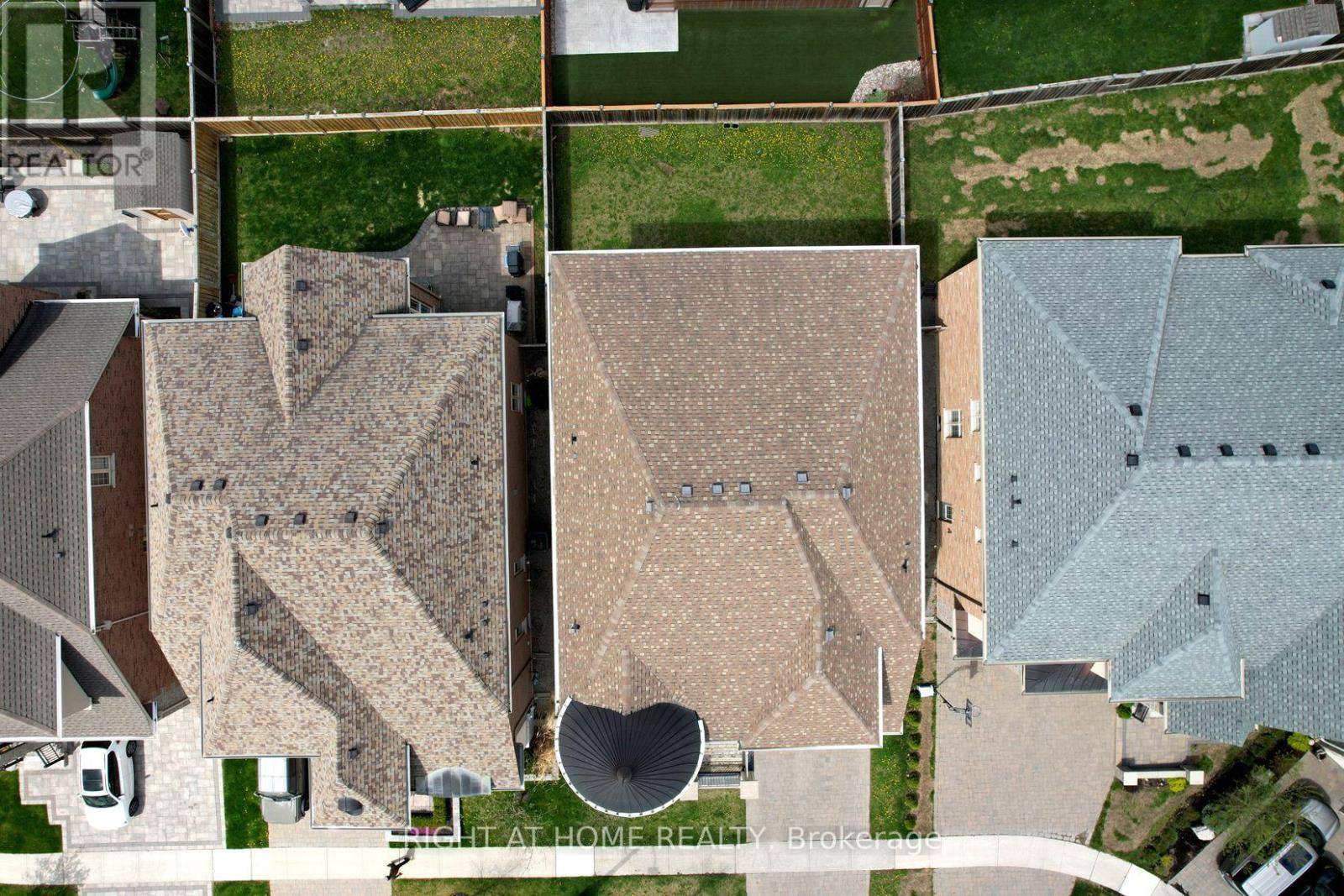 Vaughan (kleinburg), ON L4H4A5,60 CHESNEY CRESCENT