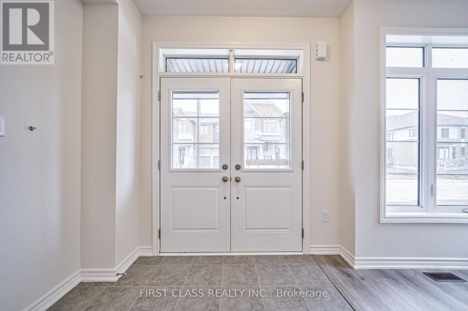 East Gwillimbury (queensville), ON L9N0S3,61 KENNETH ROGERS CRESCENT