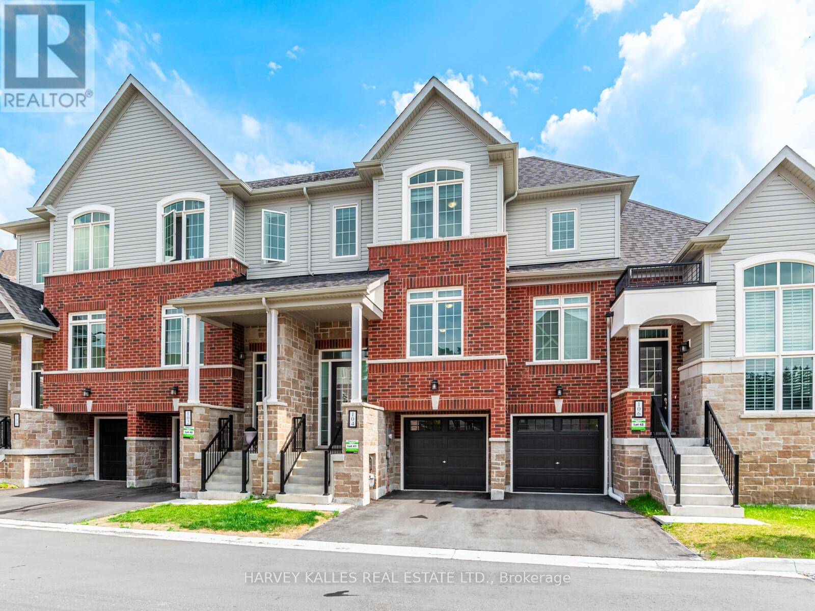 104 LYALL STOKES CIRCLE, East Gwillimbury (mt Albert), ON L0G1M0