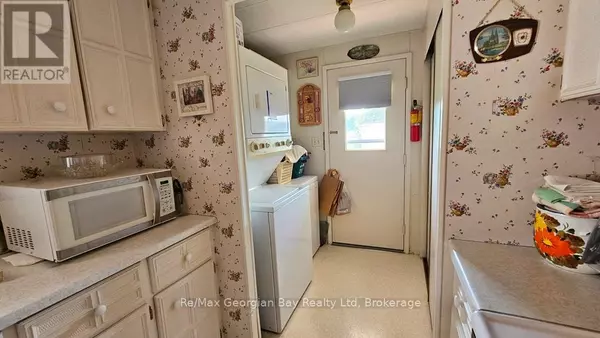 Innisfil, ON L9S1P8,27 MIMOSA DRIVE