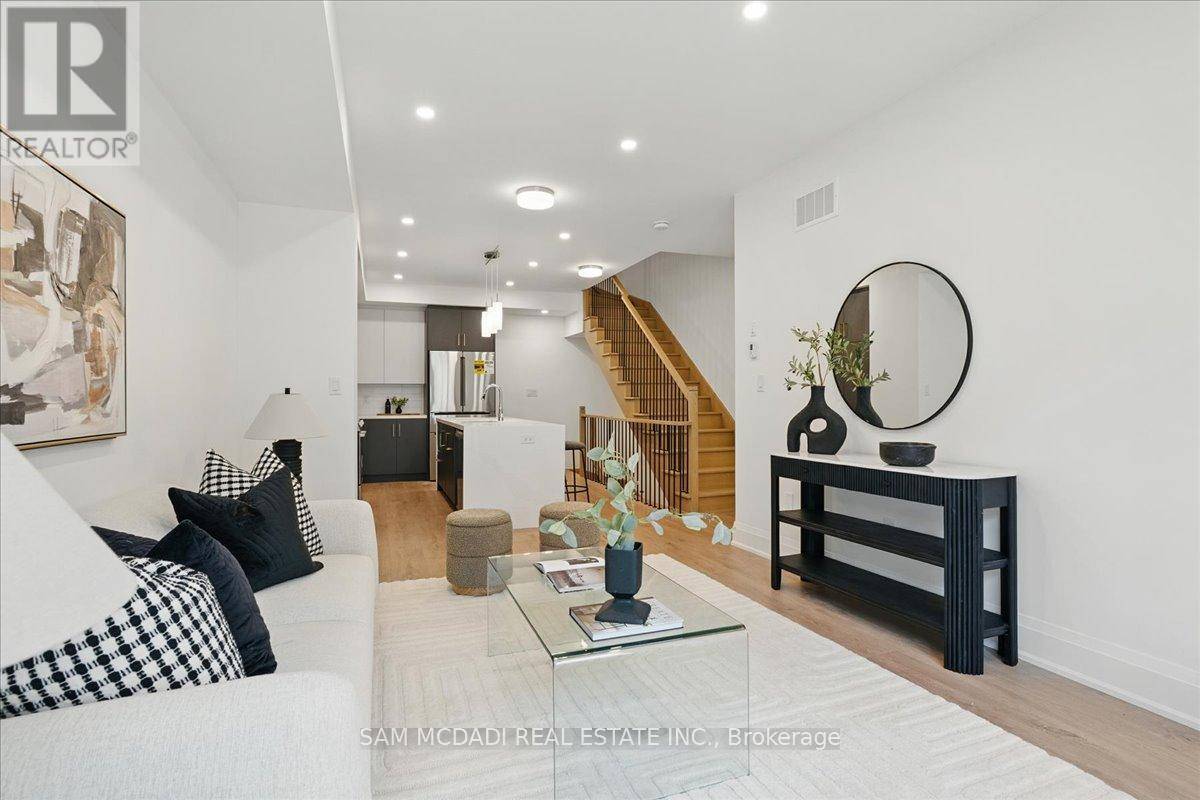 Vaughan (uplands), ON L4J8A2,33 BURLEIGH MEWS