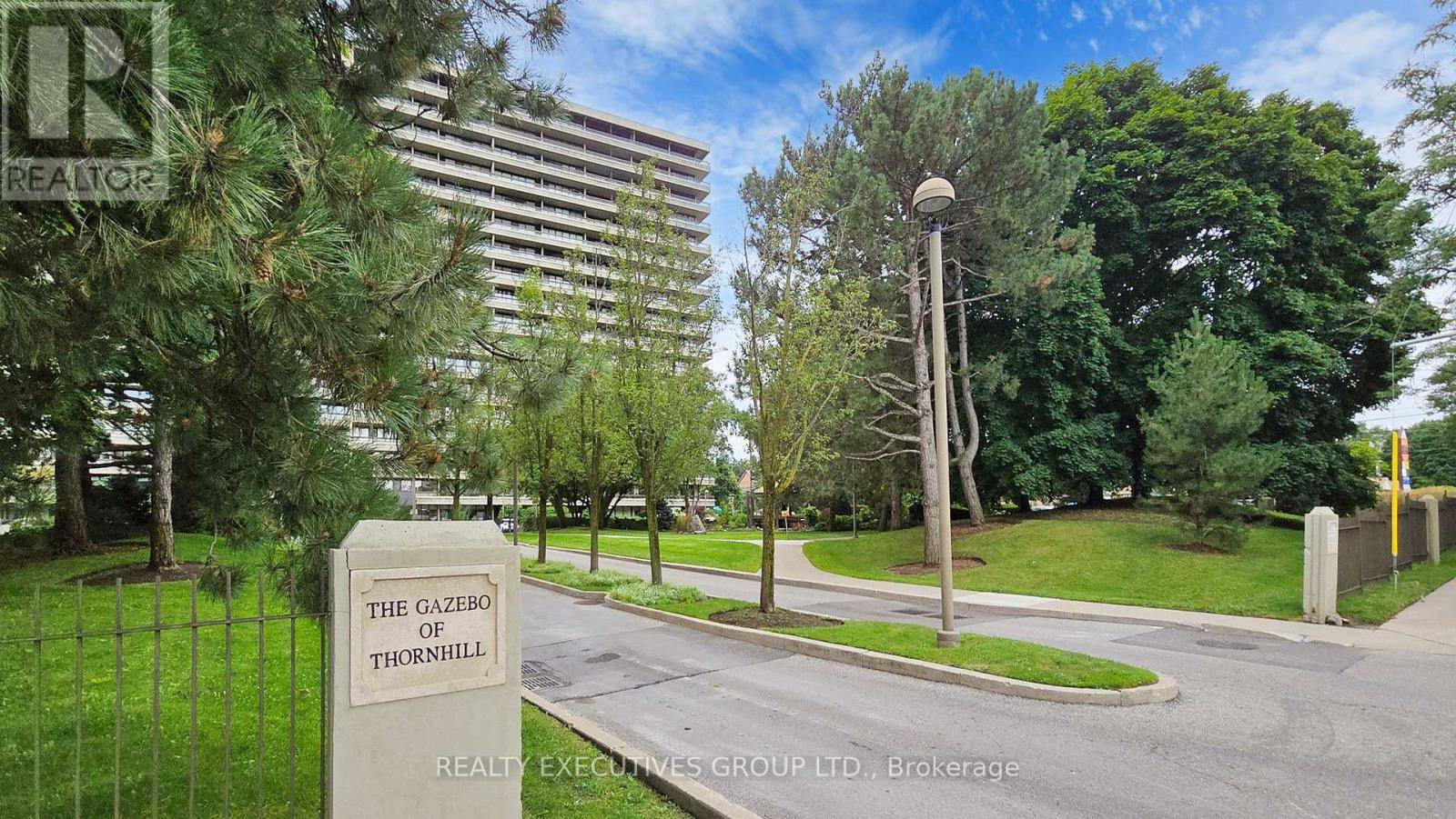 8111 Yonge ST #1701, Markham (royal Orchard), ON L3T4V9