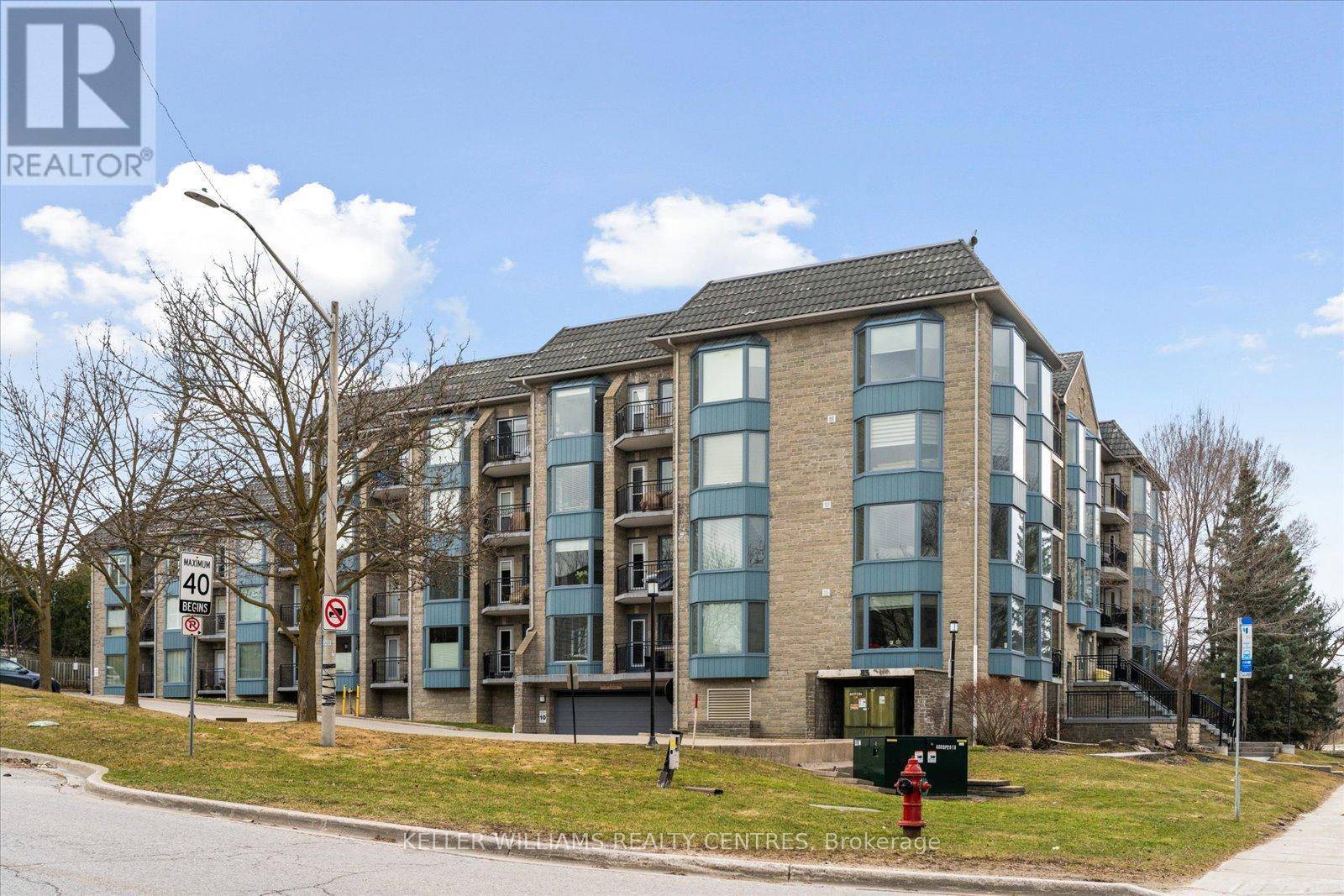 Aurora (aurora Village), ON L4G2P2,85 Wellington ST West #203