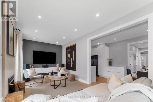 Richmond Hill (oak Ridges), ON L4E4V6,112 THOMAS LEGGE CRESCENT