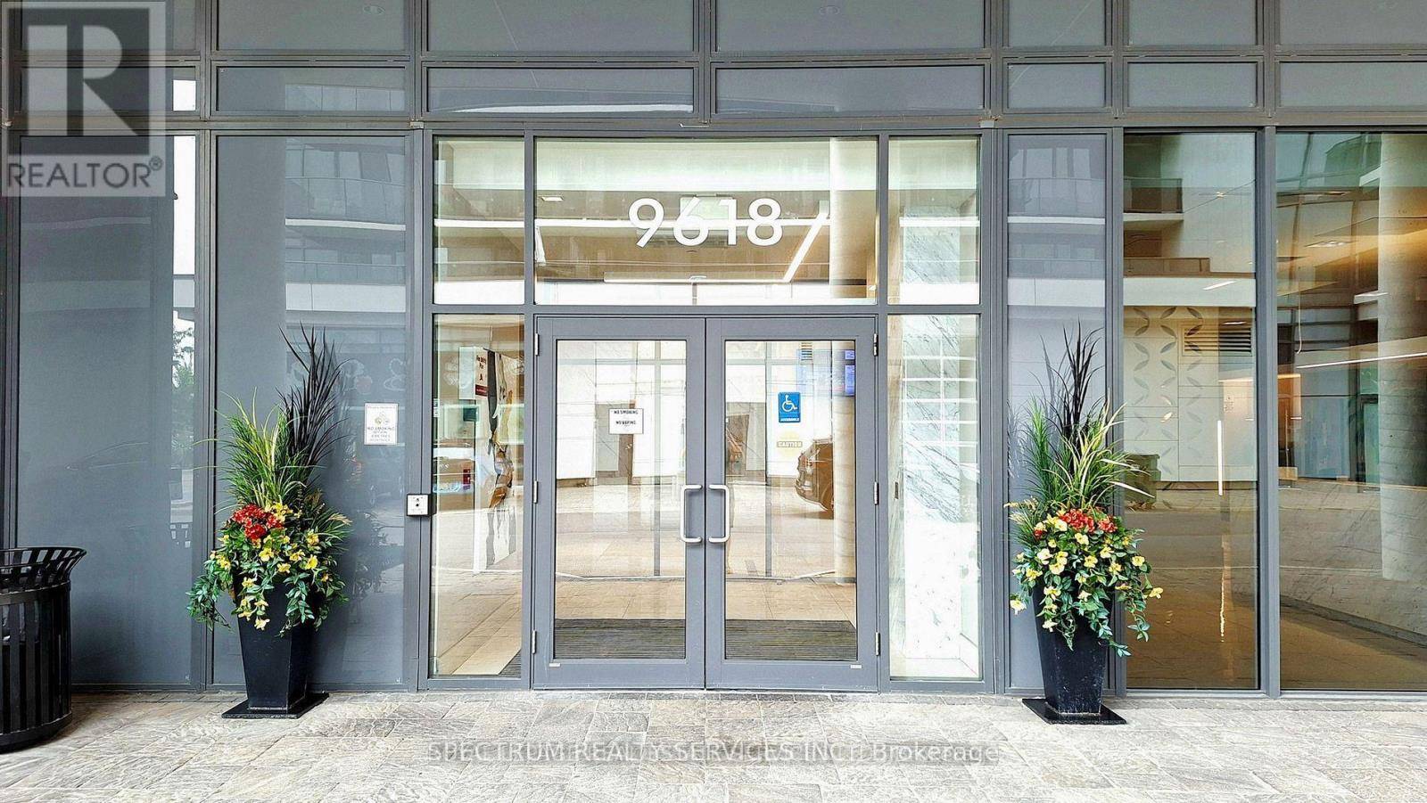 Richmond Hill (north Richvale), ON L4C0X5,9618 Yonge ST #326