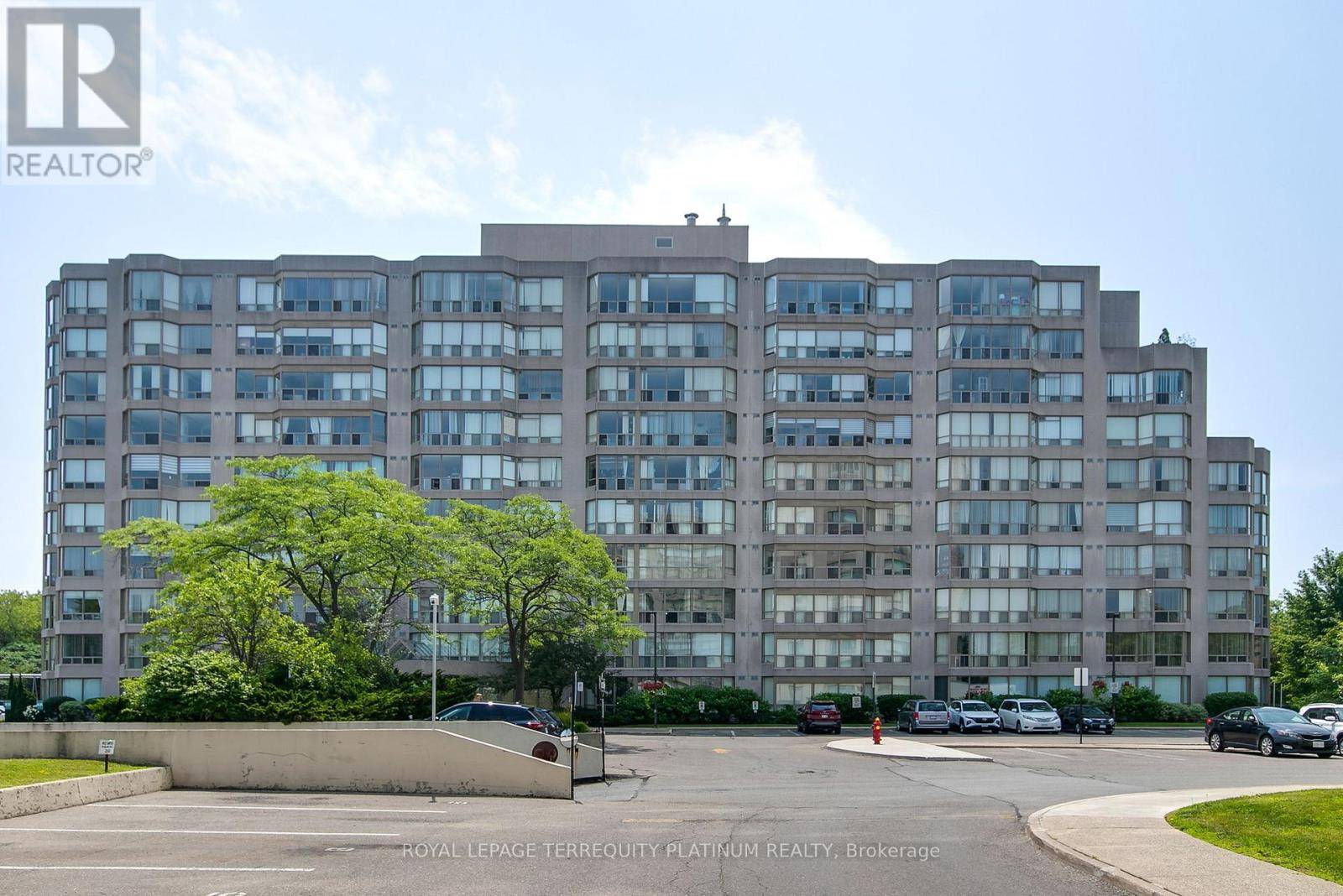 175 Cedar AVE #413, Richmond Hill (harding), ON L4C9V3