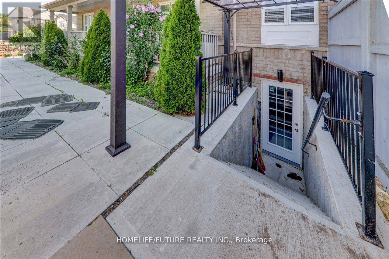 Bradford West Gwillimbury (bradford), ON L3Z0C6,939 Miller Park AVE #Bsmt