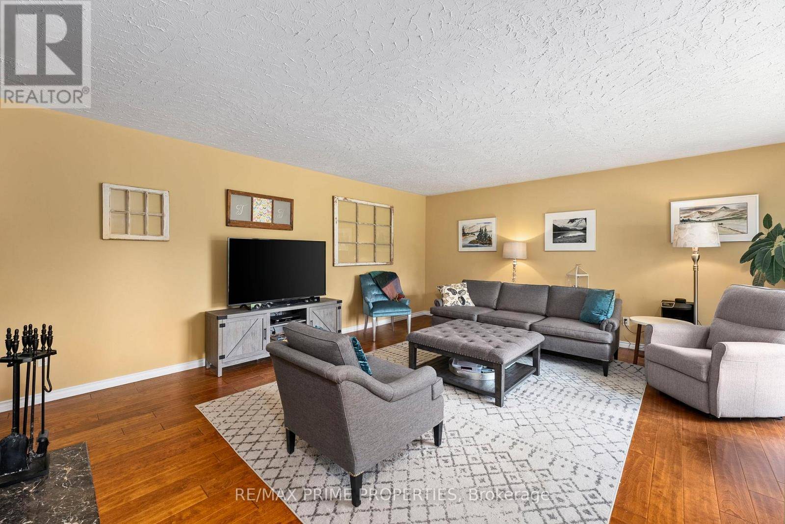 Uxbridge, ON L0E1T0,292 ZEPHYR ROAD