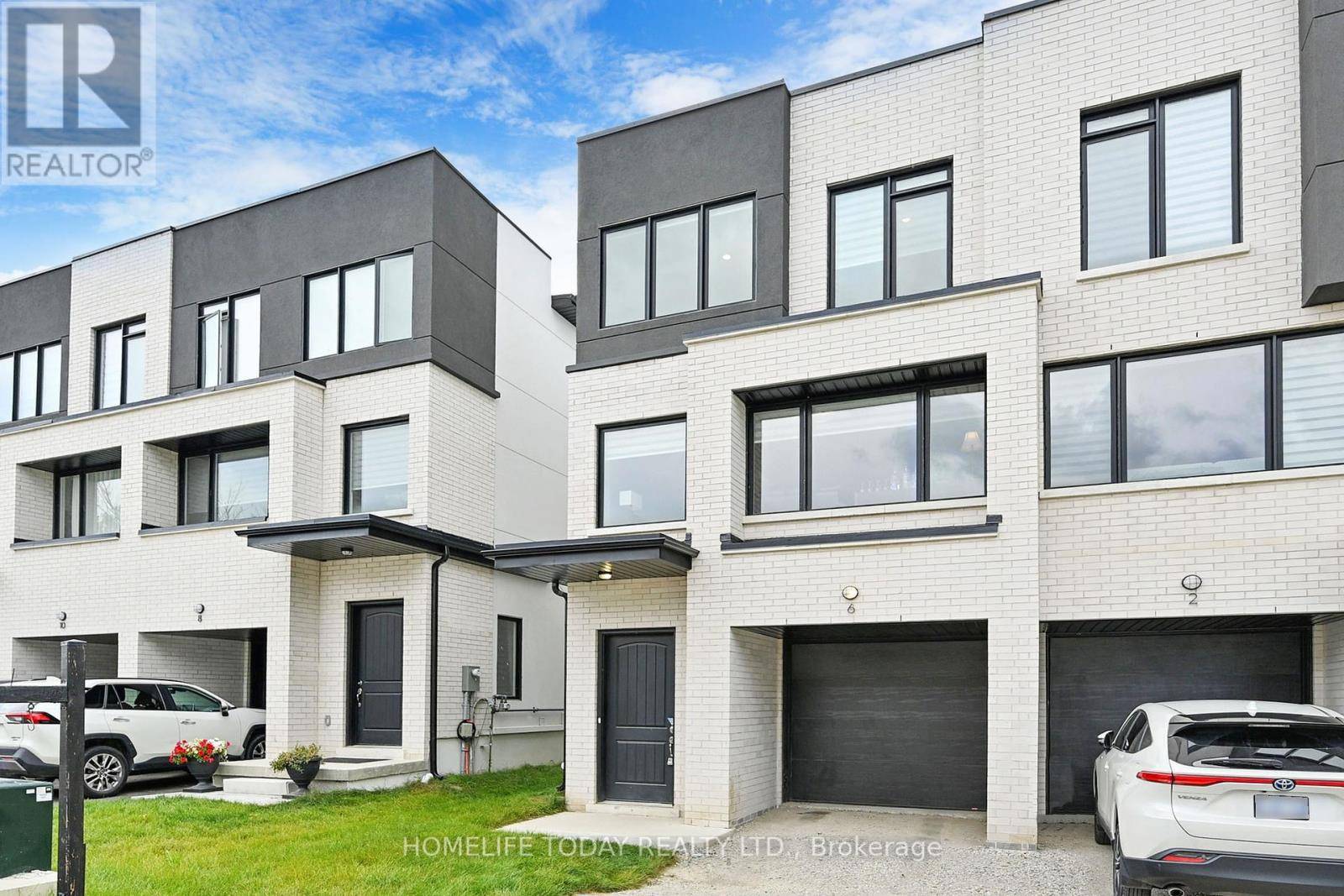 Richmond Hill (oak Ridges), ON L4E1L3,6 Persica ST #Main