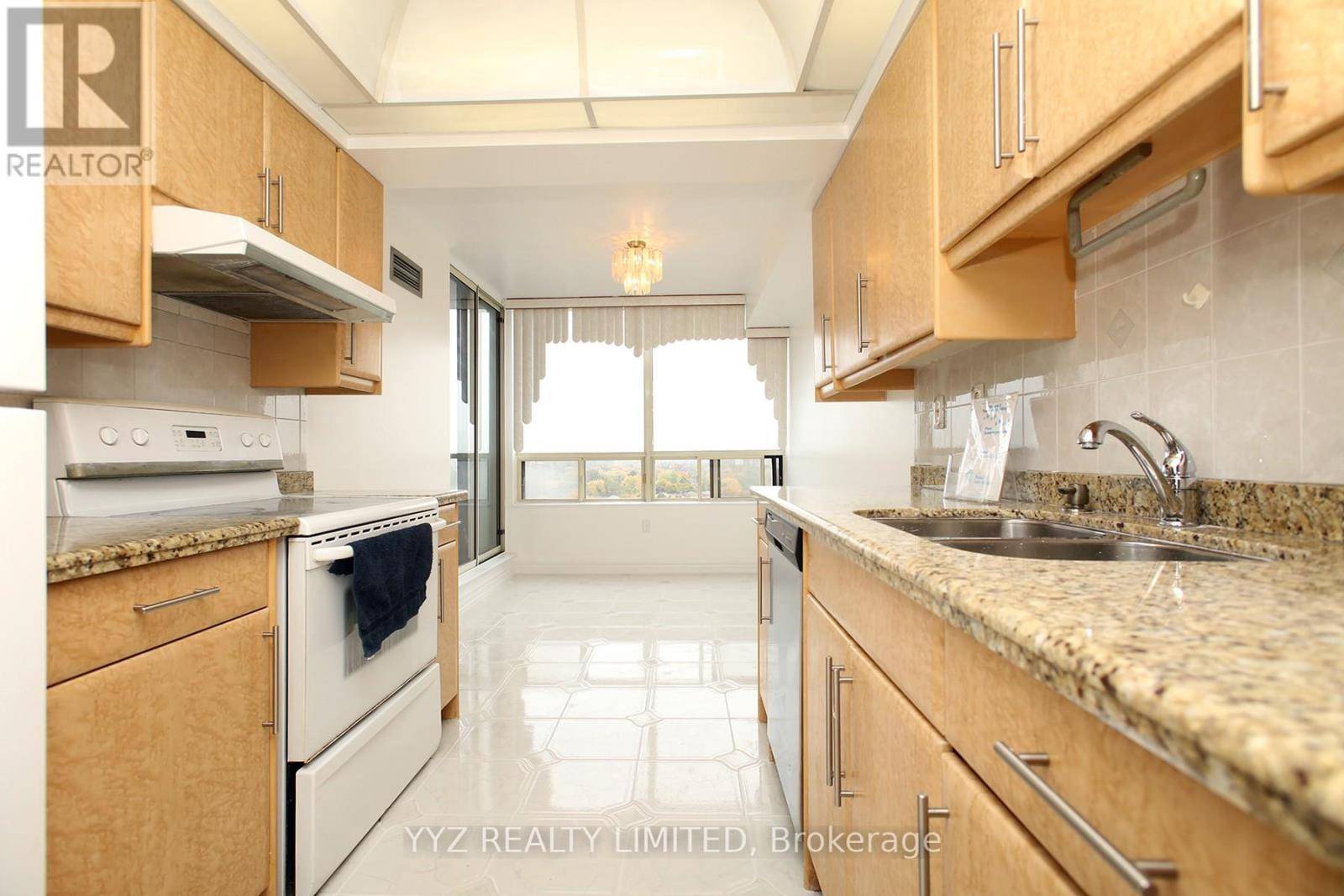 Vaughan (crestwood-springfarm-yorkhill), ON L4J7K5,343 Clark AVE West #1104
