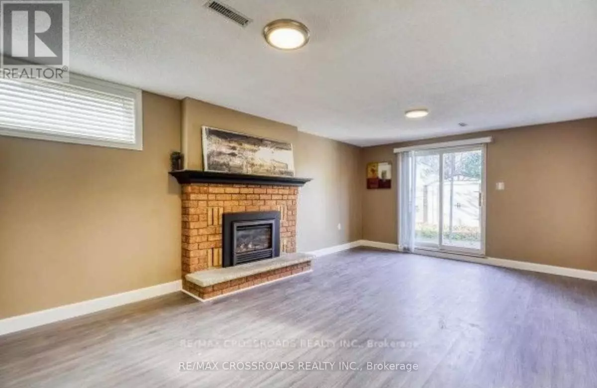 Bradford West Gwillimbury (bradford), ON L3Z1B7,304 ORSI AVENUE