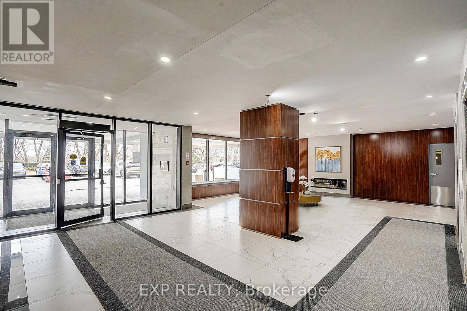Markham (royal Orchard), ON L3T4T7,60 Inverlochy BLVD #703
