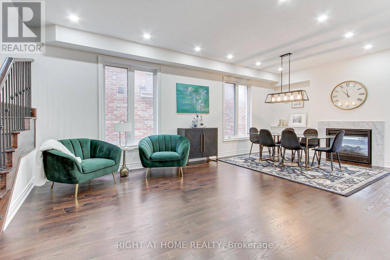 29 PEAR BLOSSOM WAY, East Gwillimbury (holland Landing), ON L9N0T3