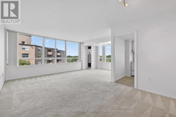 Newmarket (central Newmarket), ON L3Y8K2,270 Davis DR #1003