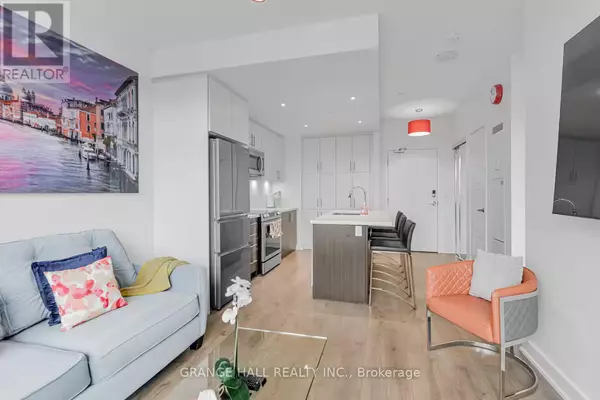 Innisfil, ON L9S0N9,375 Sea Ray AVE #420