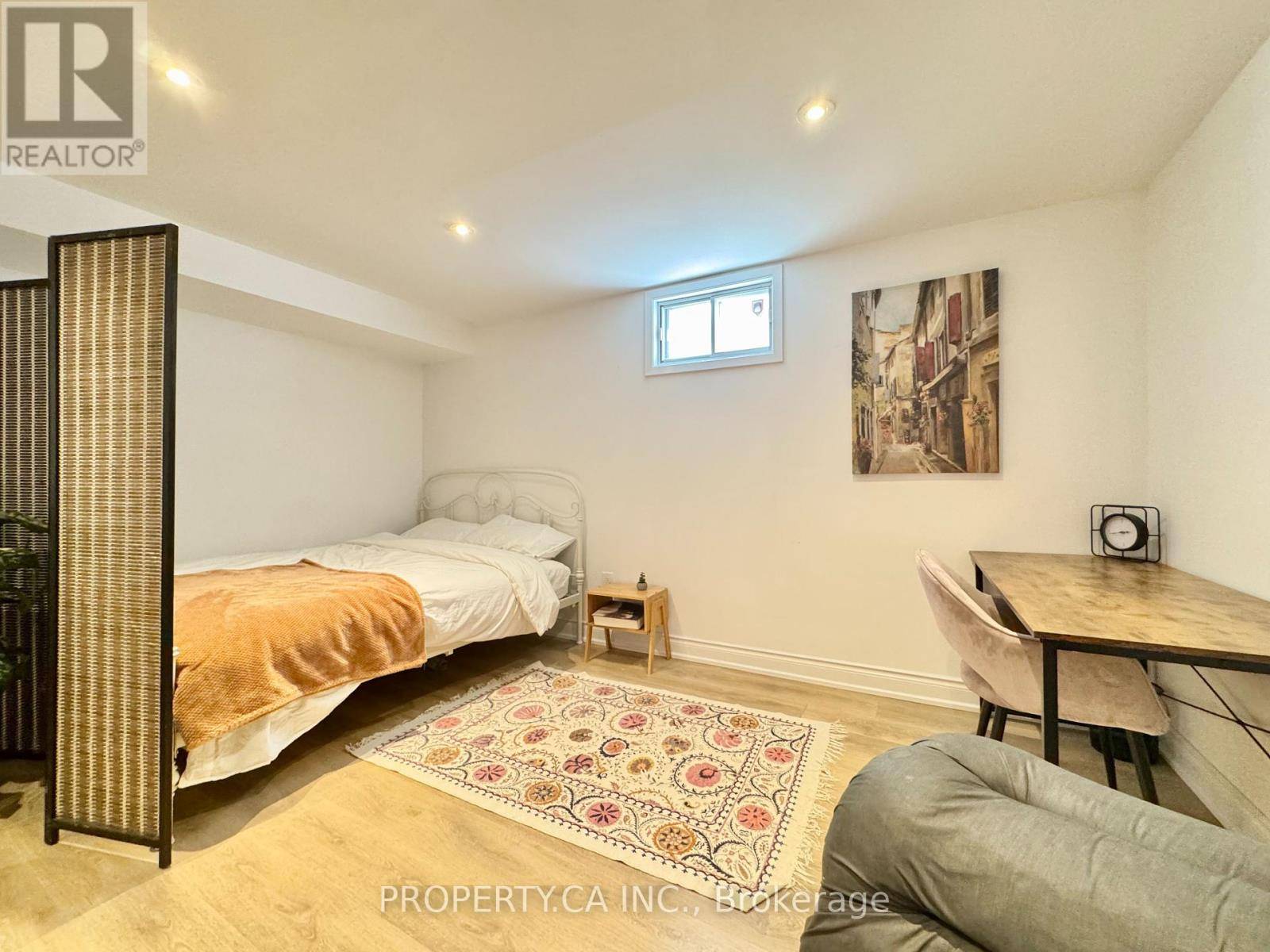 Markham (royal Orchard), ON L3T3J3,222 Romfield Circuit #Lower