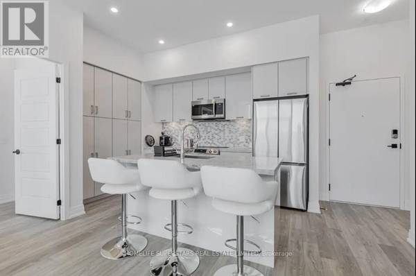 Innisfil, ON L9S0R5,415 Sea Ray AVE #407