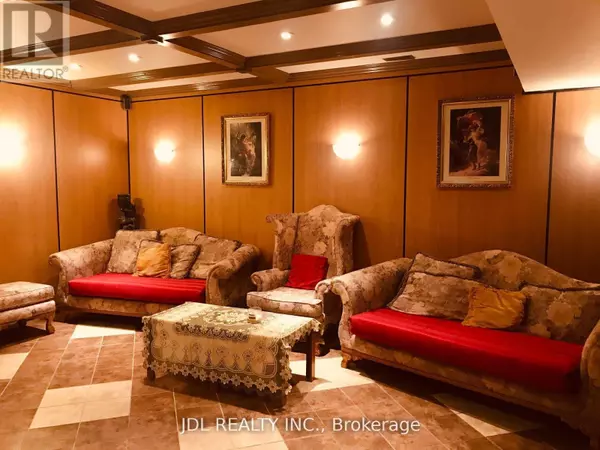 Whitchurch-stouffville (ballantrae), ON L4A1P9,15 LAKE WOODS DRIVE