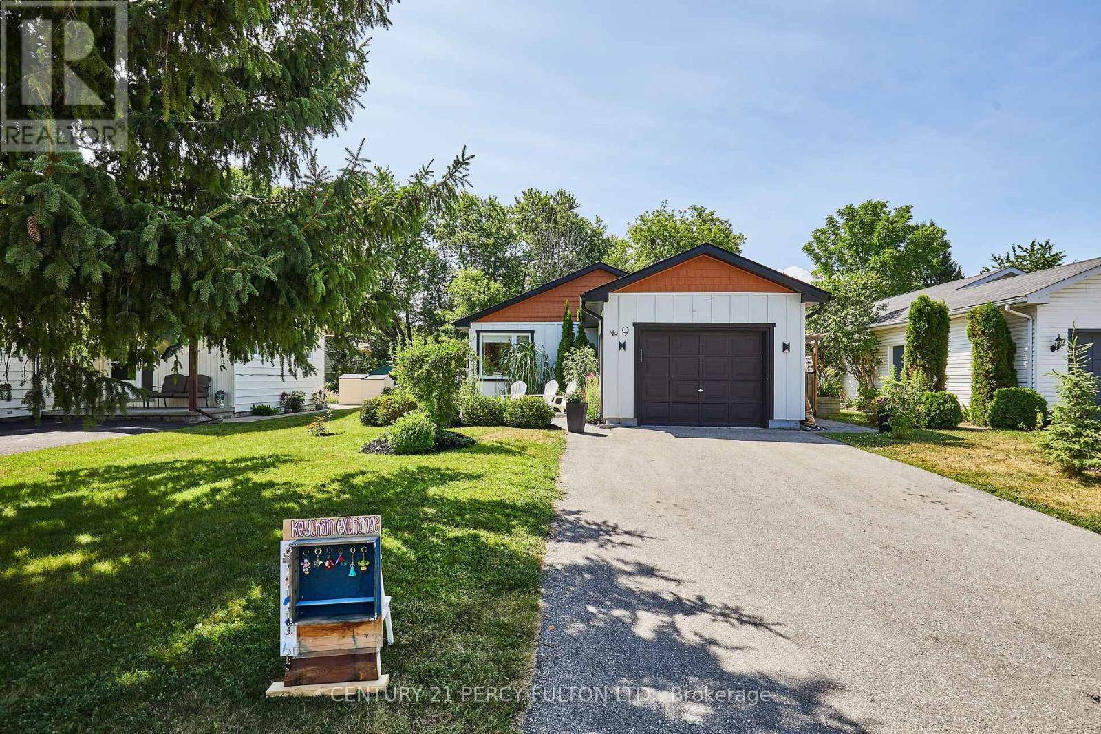 9 MILL STREET, East Gwillimbury (mt Albert), ON L0G1M0