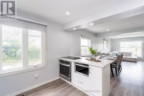 East Gwillimbury (holland Landing), ON L9N1G9,11 PARK AVENUE